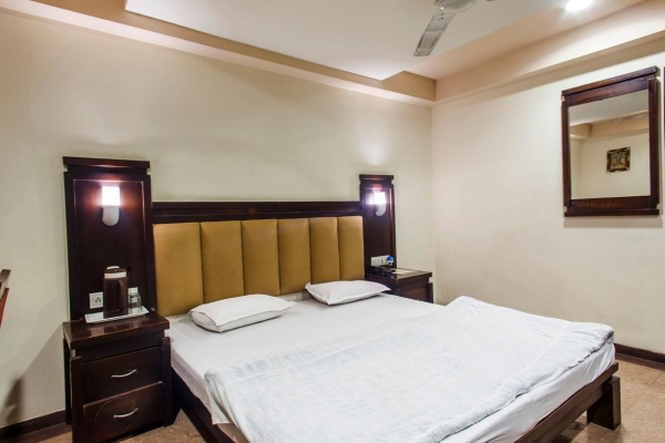Hotel Vrindavan Regency